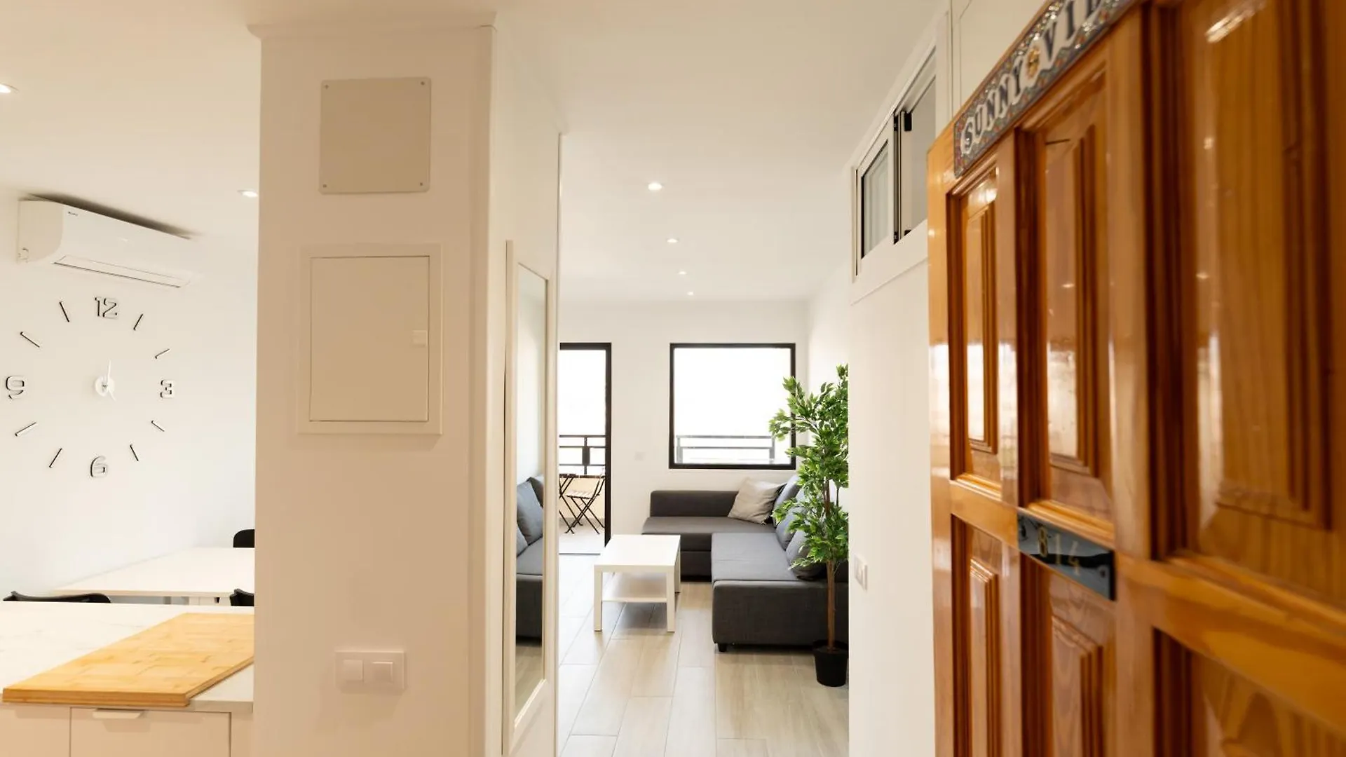 Sunny Vibes Apartment With Sea View 아데제