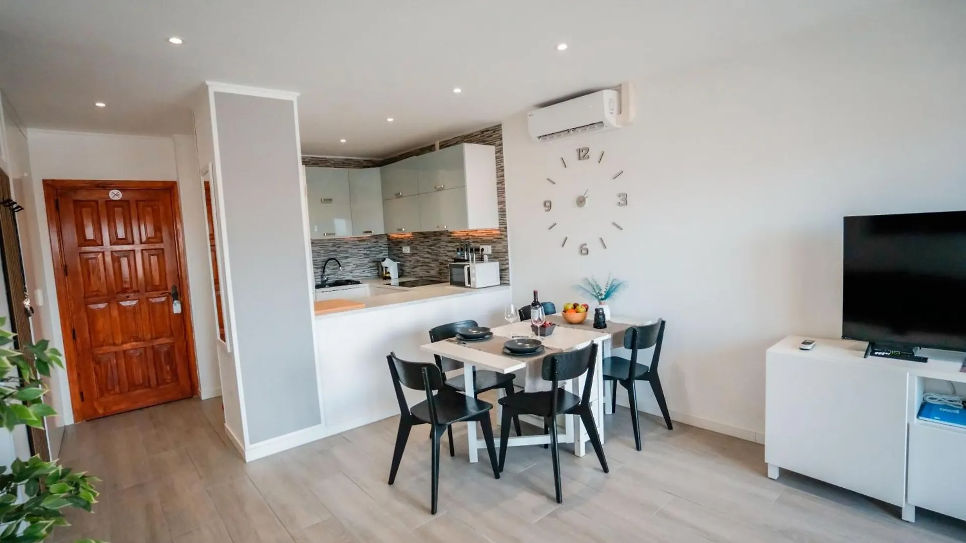 Sunny Vibes Apartment With Sea View 아데제 스페인